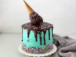 Drip-Cake-with-Ice-Cream